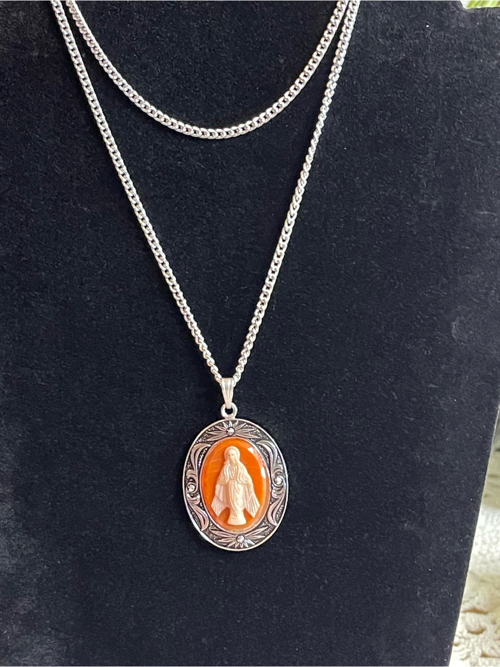 Vintage Germany Virgin Mary cameo necklace - Picture 1 of 3